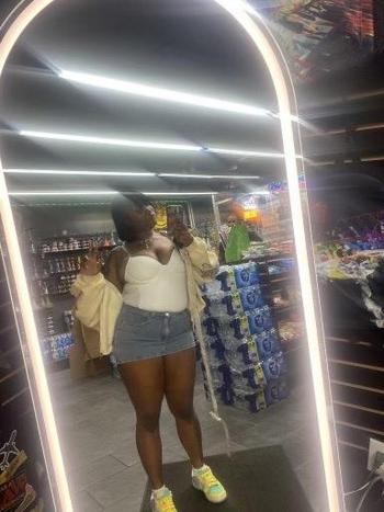 Meioni , 24  female escort, Winston-Salem