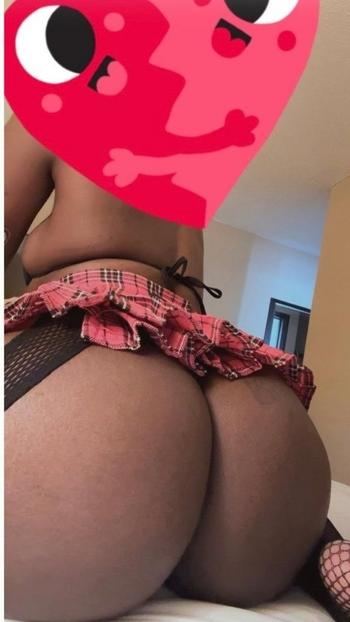 Mia, 23  female escort, Winston-Salem